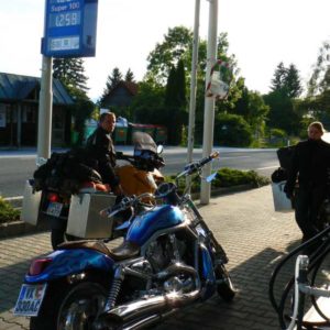 Do Albanii 2009 - Austria, na stacji benzynowej