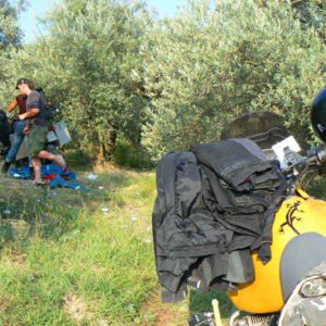 Do Albanii 2009 - nocleg w gaju oliwnym w Albanii