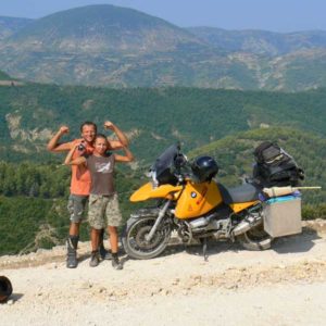 Do Albanii 2009 - bezdroża w drodze do Gjirokastra w Albanii