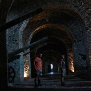 Do Albanii 2009 - zamek w Gjirokastra w Albanii