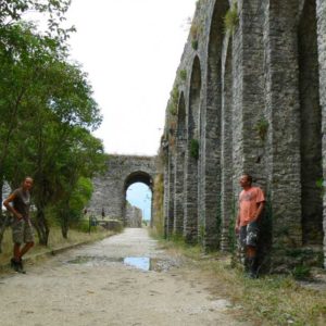 Do Albanii 2009 - zamek w Gjirokastra w Albanii