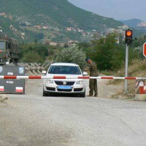 Do Albanii 2009 - Kosowo, polski posterunek graniczny sił KFOR
