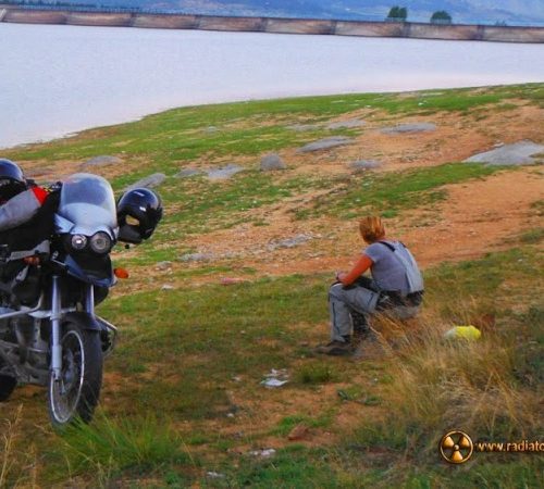 Dziki kemping nad sztucznym jeziorem koło Prilep - do kraju śmieci, mercedesów, bunkrów i klaksonów