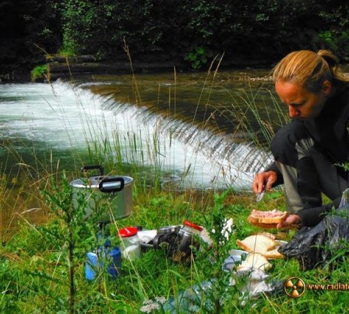 Śniadanie w Rumunii na łonie natury - do kraju śmieci, mercedesów, bunkrów i klaksonów