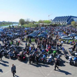 Tysiące motocyklistów na rozpoczęciu sezonu