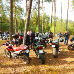 Galeria zdjęć z rozpoczęcia sezonu motocyklowego - Lubaczów-Obóz Zagłady w Błótku 2017