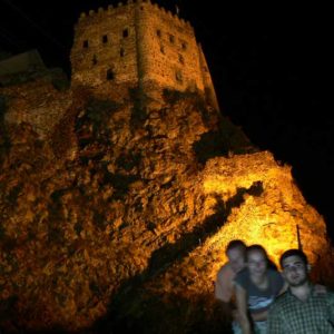 Gruzja motocyklowo 2010 – wyprawa na magiczne Zakaukazie - twierdza Chertwisi nocą