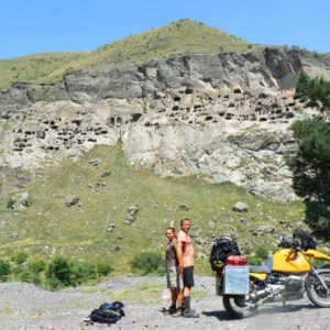 Gruzja motocyklowo 2010 – wyprawa na magiczne Zakaukazie - Wiórek, Głazio i skane miasto Wardzia