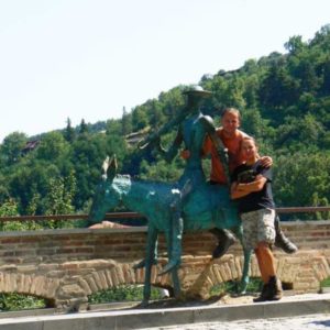 Gruzja motocyklowo 2010 – wyprawa na magiczne Zakaukazie - rzeźba w Signagi