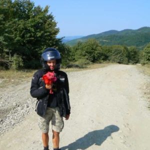 Gruzja motocyklowo 2010 – wyprawa na magiczne Zakaukazie - kwietny gruziński prezent