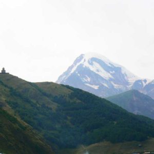 Gruzja motocyklowo 2010 – wyprawa na magiczne Zakaukazie - Gruzja - Tsminda Sameba i góra Kazbek