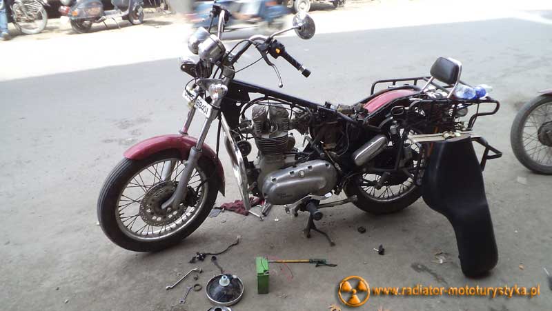 Nowa instalacja w Royal Enfield miejscowość Srinagar - Indie 2011