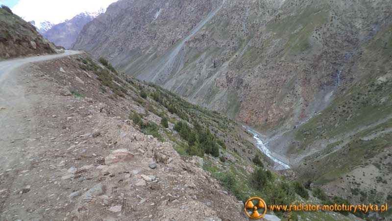 Droda Leh-Manali w Himalajach na wysokości 4300 m.n.p.m. - Indie 2011