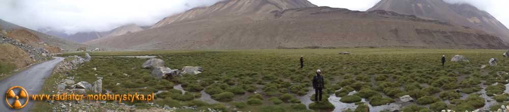 Droga Leh-Manali do Pangong Tso - kamienie - Indie 2011