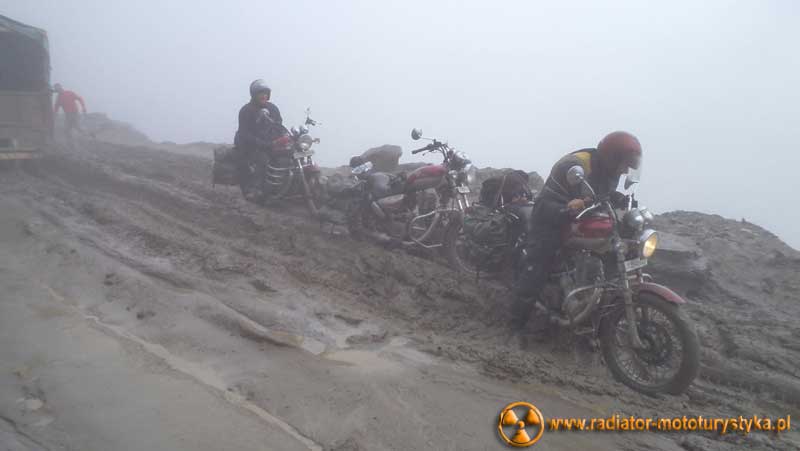 Rothang Pass. Droga w Himalajach Leh-Manali - Indie 2011