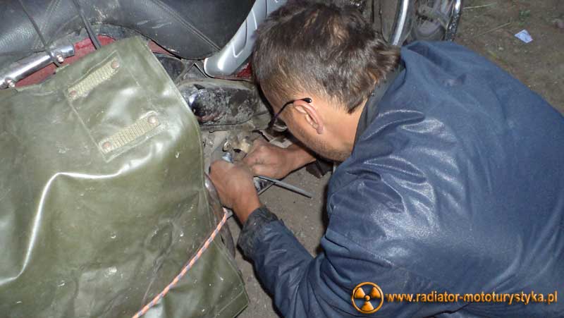 Naprawy bierzące Royal Enfield - Indie 2011