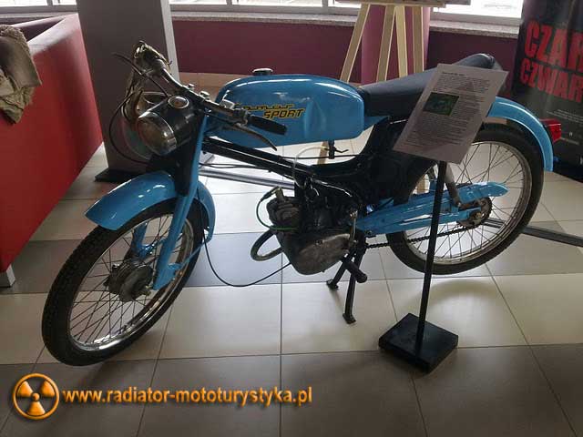 Komar Sport - wystawa motocykli zabytkowych. Nowinki motocyklowe - Radiator - Turystyka motocyklowa - Wyprawy motocyklowe - Podróże motocyklowe - Forum motocyklowe