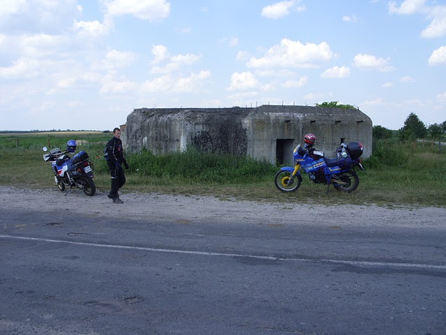 bunkier - linia Mołotowa - Ukraina - Dwa enduro na połoninach - Zakarpacie 2010