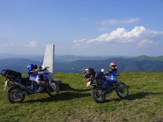 Polonina Riwna (Równa) - Ukraina - Bohun i Majo - Dwa enduro na połoninach - Zakarpacie 2010